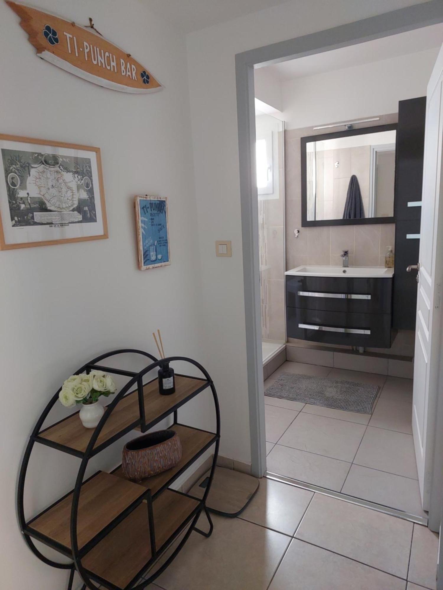 Ferienwohnung Beau T3 Litchi Vue Ocean Piscine Saint-Gilles-les-Bains Exterior foto
